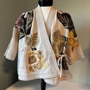 Upcycled Women Kimono Wrap Jacket Floral Tapestry Patchwork Cream size M/L Boho
